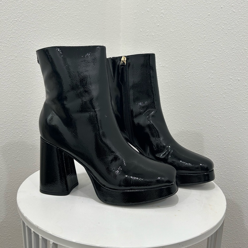 GUESS Platform Patent Boots